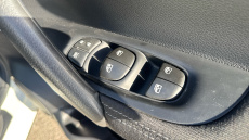 Nissan Qashqai 1.2 DiG-T N-Connecta 5dr Petrol Hatchback